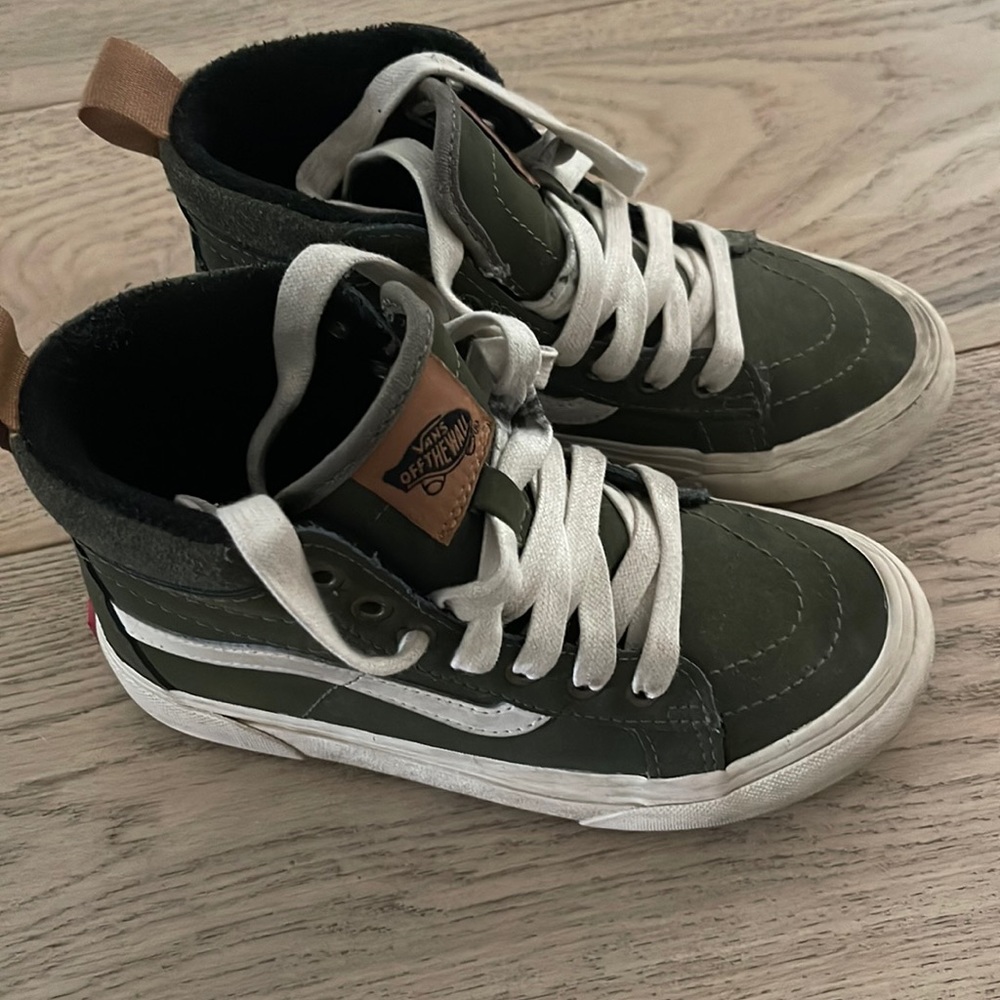 Vans hi top sneakers size 1.5 kids
